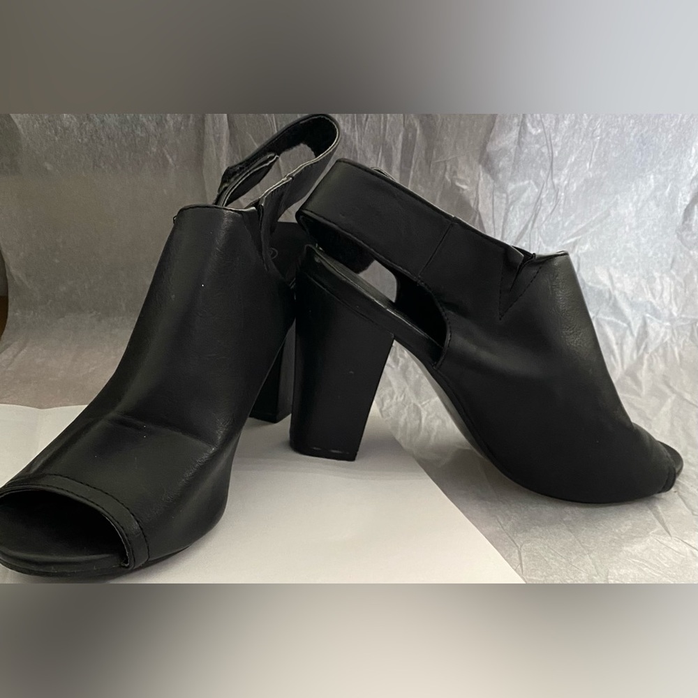 Charles Albert BLK Faux Covered Heeled Sandal, 9 Spring Sale